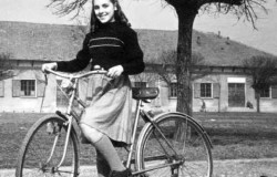 Adelina in bicicletta